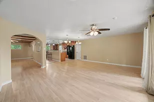 1710 Oaks Dr, Pasadena, TX 77502 - Photo 8