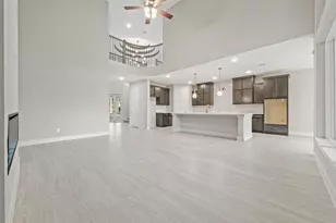 221 Silver Sage Ct, Conroe, TX 77304 - Photo 4