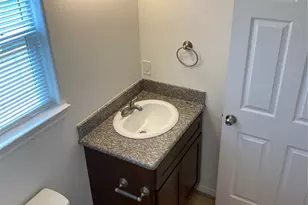 3722 Putnam Dr, Bacliff, TX 77518 - Photo 10
