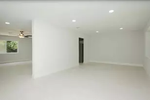 7503 Shiner Ln, Houston, TX 77072 - Photo 8