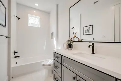 902 E 25th Street, Houston, TX 77009 - Photo 44