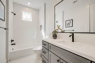 902 E 25th St, Houston, TX 77009 - Photo 44