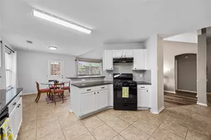 21139 Wildcroft Dr, Katy, TX 77449 - Photo 10