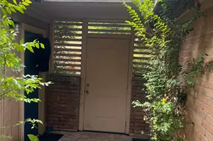 9610 Bob White Dr, Houston, TX 77096 - Photo 2