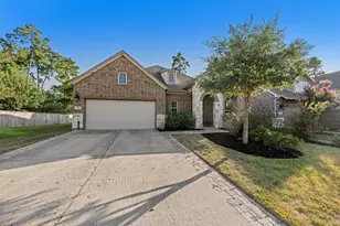 359 Skyline Ridge Dr, Conroe, TX 77318 - Photo 2