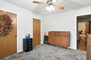 1195 Chatwood Dr, Beaumont, TX 77706 - Photo 32