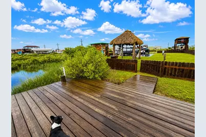 1123 Mabry, Gilchrist, TX 77617 - Photo 4