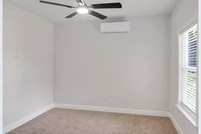 7928 Elvera Street, Houston, TX 77012 - Photo 6