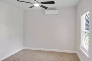 7928 Elvera St, Houston, TX 77012 - Photo 6