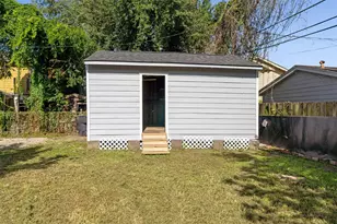 7928 Elvera St, Houston, TX 77012 - Photo 24
