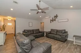 475 Concord St, Vidor, TX 77662 - Photo 4