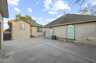1615 Airline Dr, Houston, TX 77009 - Photo 10
