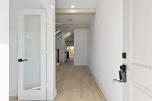 421 S Nugent St, La Porte, TX 77571 - Photo 4