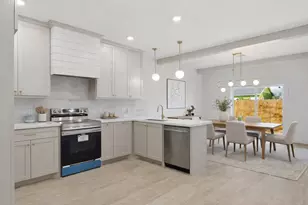 421 S Nugent St, La Porte, TX 77571 - Photo 8