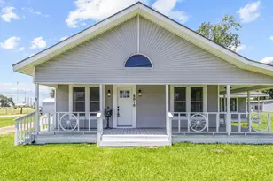 5010 Wilson St, Groves, TX 77619 - Photo 4