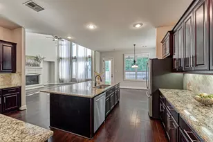 25 Red Moon Pl, The Woodlands, TX 77375 - Photo 8