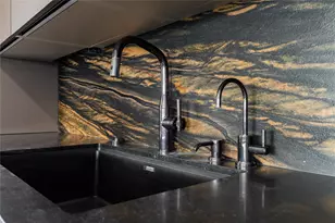 49 Briar Hollow Ln, Houston, TX 77027 - Photo 12