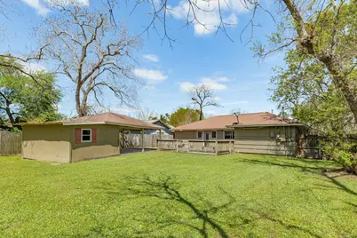 120 Palm Lane, Lake Jackson, TX 77566 - Photo 8