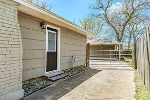 120 Palm Ln, Lake Jackson, TX 77566 - Photo 4