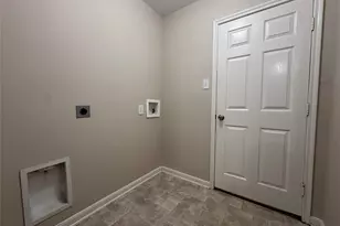 5525 N Buffalo Cir, Willis, TX 77378 - Photo 12