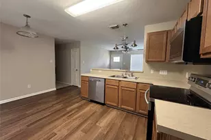 5525 N Buffalo Cir, Willis, TX 77378 - Photo 6