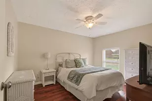 306 W Castle Harbour Dr, Friendswood, TX 77546 - Photo 28