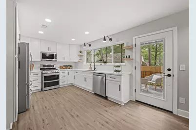 27 Lazy Morning Place, The Woodlands, TX 77381 - Photo 14