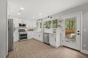 27 Lazy Morning Pl, The Woodlands, TX 77381 - Photo 14