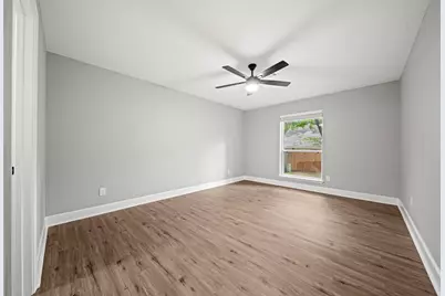 27 Lazy Morning Place, The Woodlands, TX 77381 - Photo 8