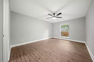 27 Lazy Morning Pl, The Woodlands, TX 77381 - Photo 8