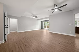 27 Lazy Morning Pl, The Woodlands, TX 77381 - Photo 4