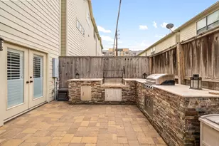 548 Westcross St, Houston, TX 77018 - Photo 30