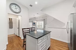 548 Westcross St, Houston, TX 77018 - Photo 10