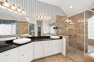 548 Westcross St, Houston, TX 77018 - Photo 16