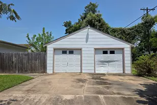 31 14th Ave N, Texas City, TX 77590 - Photo 14