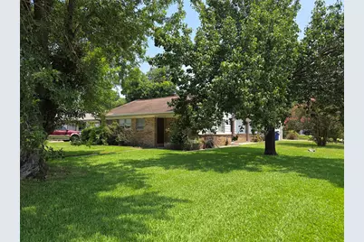 31 14th Avenue N, Texas City, TX 77590 - Photo 1