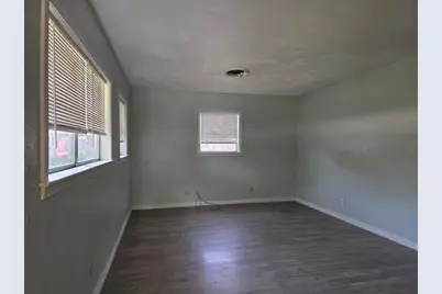 31 14th Avenue N, Texas City, TX 77590 - Photo 4