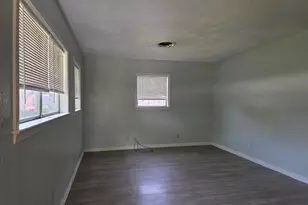 31 14th Ave N, Texas City, TX 77590 - Photo 4