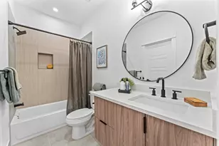 3008 Jensen Springs Ln, Houston, TX 77026 - Photo 16