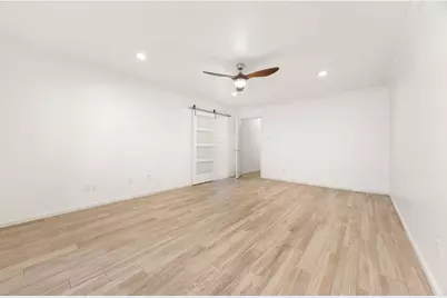 10106 Inwood Drive, Houston, TX 77042 - Photo 20