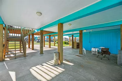 117 S Verdia Drive, Crystal Beach, TX 77650 - Photo 14