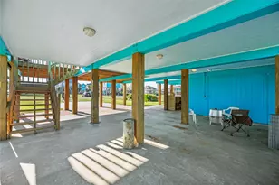 117 S Verdia Dr, Crystal Beach, TX 77650 - Photo 14