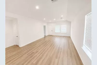 1930 Legacy Hills Drive, Houston, TX 77067 - Photo 4
