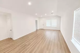 1930 Legacy Hills Dr, Houston, TX 77067 - Photo 4