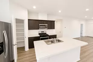 1930 Legacy Hills Dr, Houston, TX 77067 - Photo 2