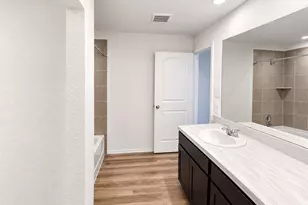 1930 Legacy Hills Dr, Houston, TX 77067 - Photo 10