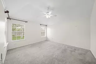 2727 N Peach Hollow Cir, Pearland, TX 77584 - Photo 12