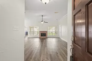 2727 N Peach Hollow Cir, Pearland, TX 77584 - Photo 2