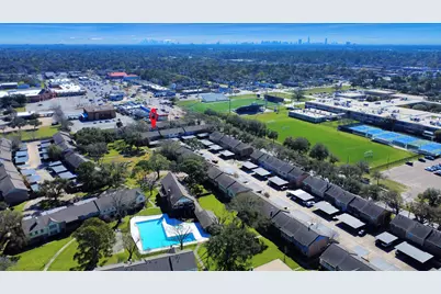 10358 Hammerly Boulevard #18, Houston, TX 77043 - Photo 2