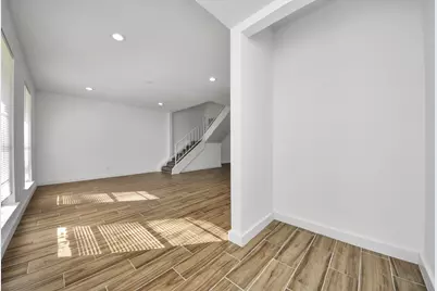 10358 Hammerly Boulevard #18, Houston, TX 77043 - Photo 8